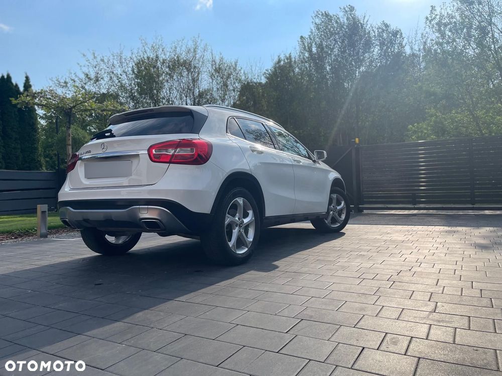 Mercedes-Benz GLA 250 7G-DCT - 7