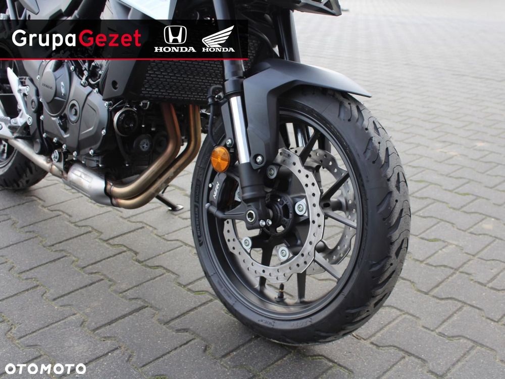 Honda CB - 12