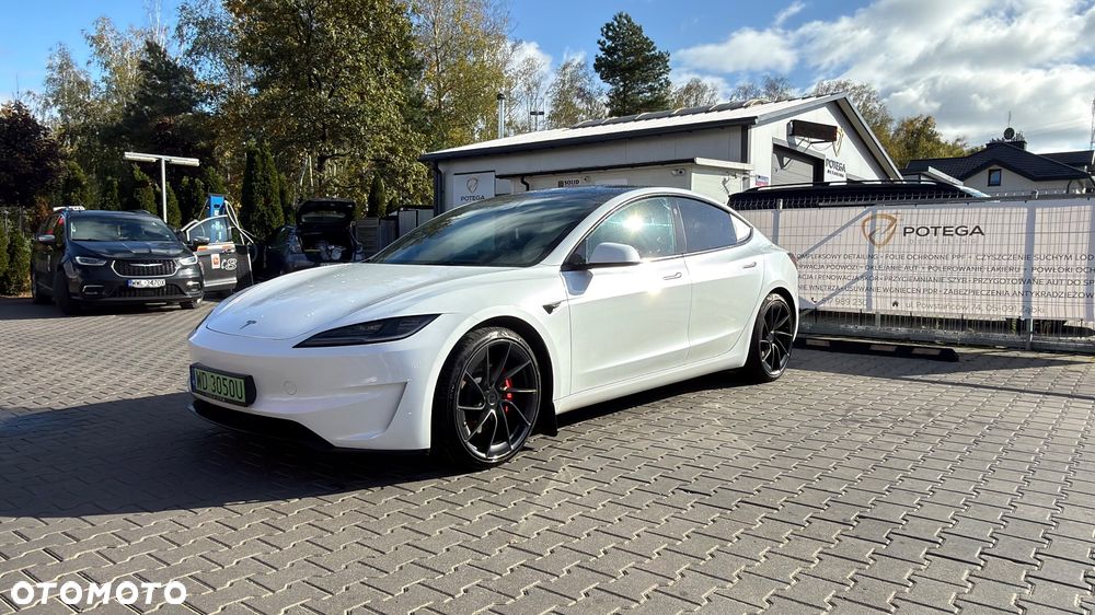 Tesla Model 3 - 4