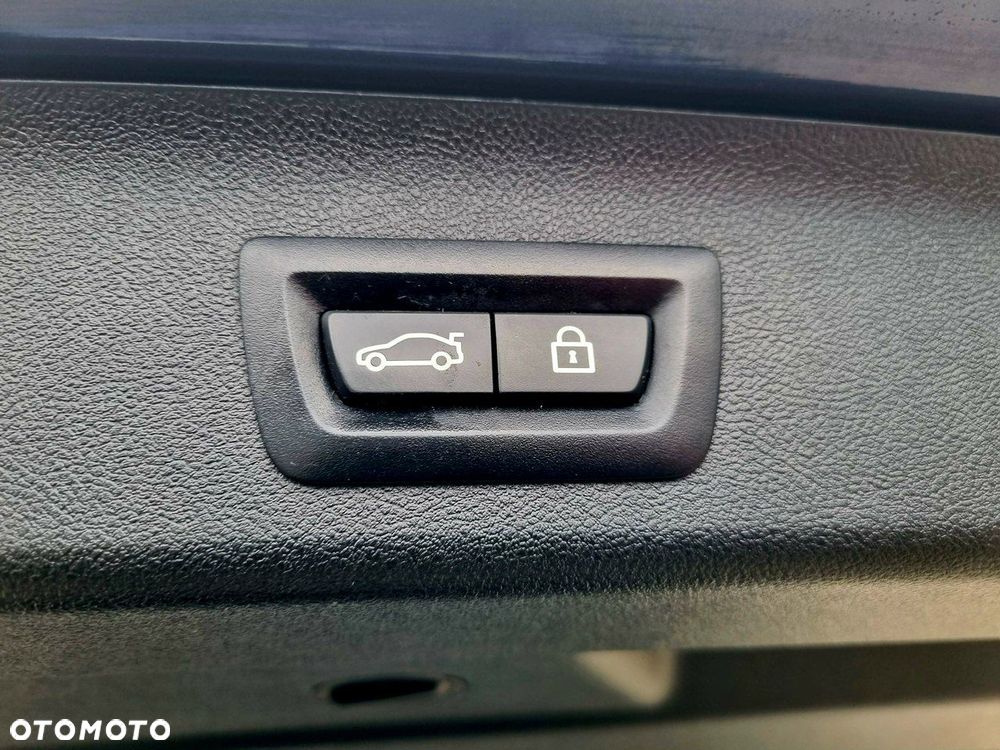 BMW Seria 5 520d Sport Line - 17