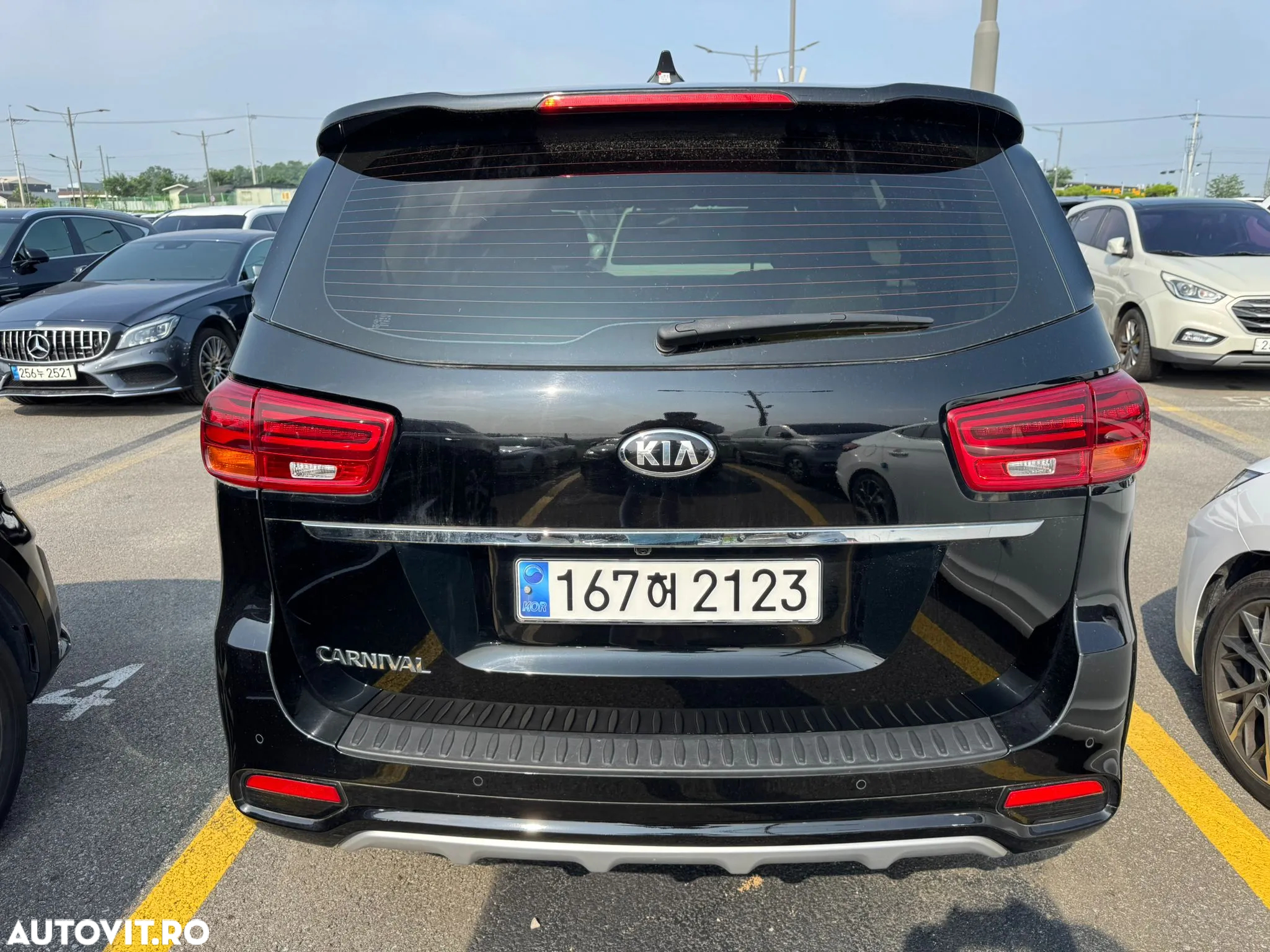 Kia Carnival - 5