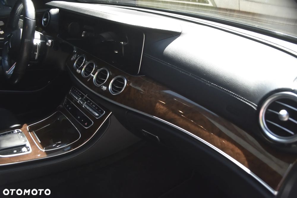 Mercedes-Benz Klasa E 350e 9G-TRONIC AMG Line - 21