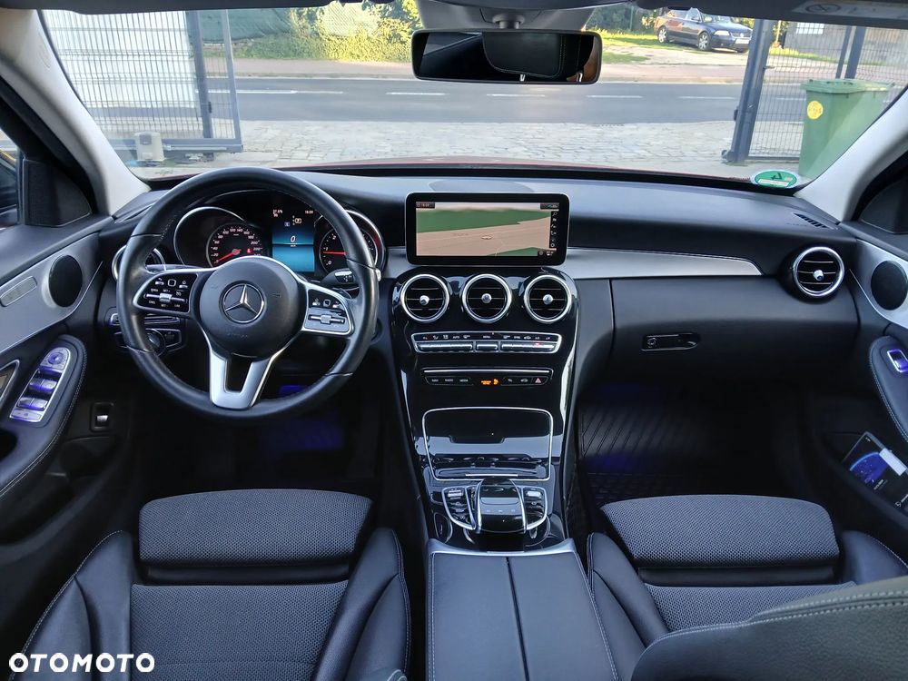 Mercedes-Benz Klasa C 220 d 4MATIC 9G-TRONIC - 23