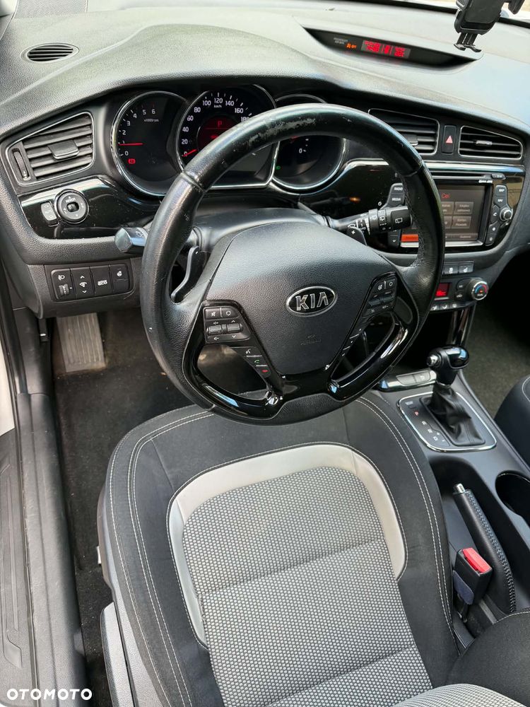 Kia Ceed - 6
