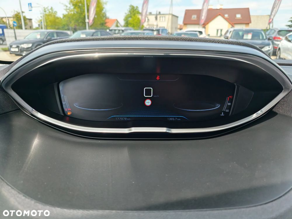 Peugeot 3008 1.2 PureTech Active S&S - 17