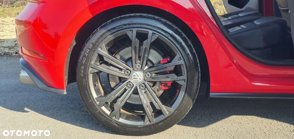 Volkswagen Golf GTI (BlueMotion Technology) DSG Performance - 19
