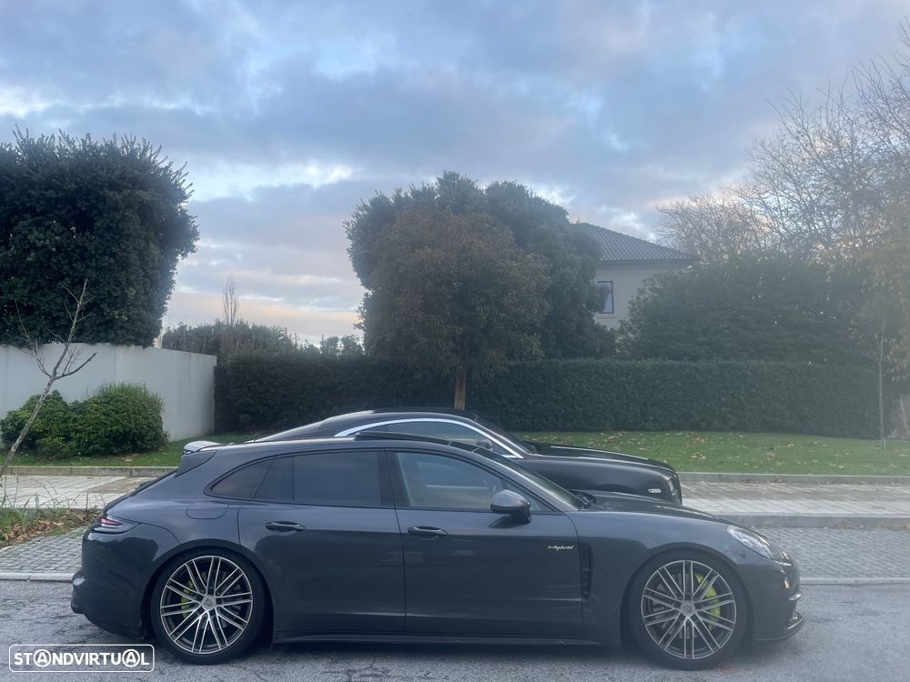 Porsche Panamera Sport Turismo 4 E-Hybrid 10 Years Edition - 2