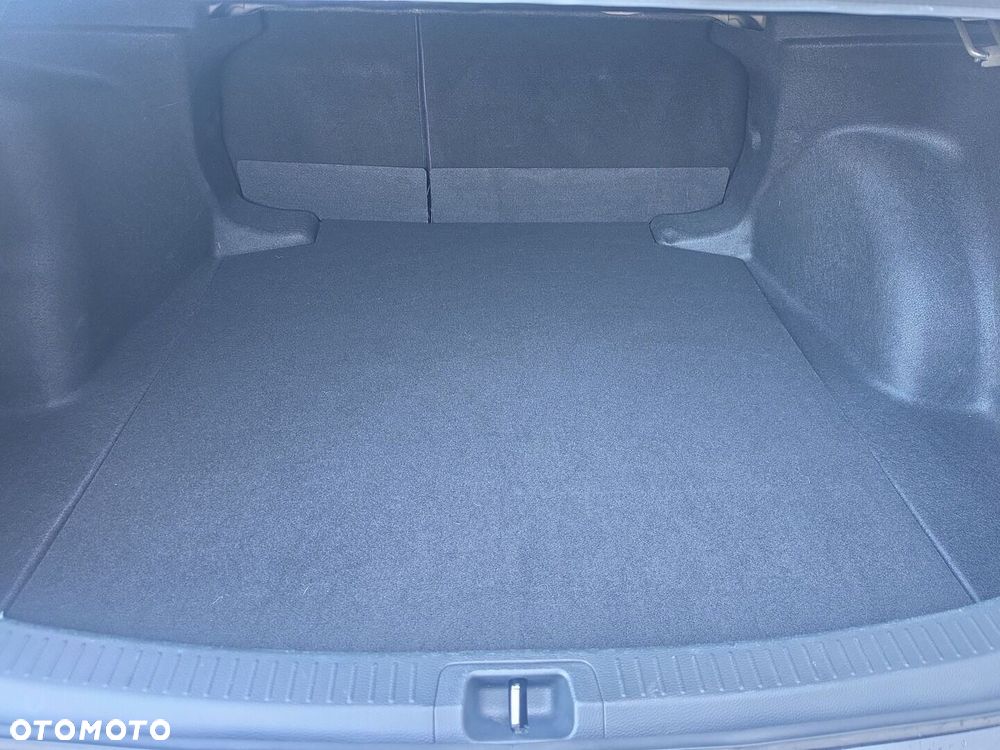 Toyota Corolla 1.8 Hybrid Comfort - 24