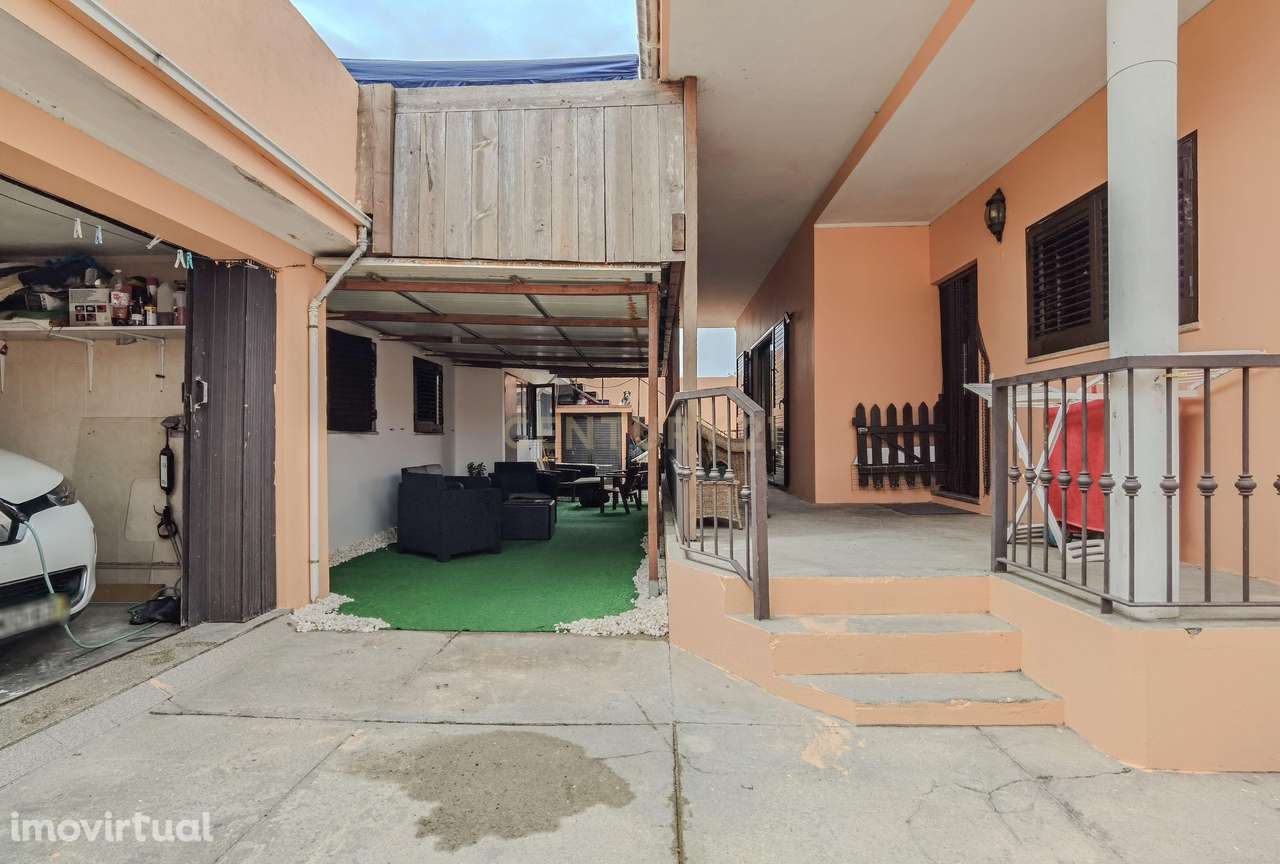 Moradia 4 frentes, T4 em Paiço, Lavra - Grande imagem: 4/48