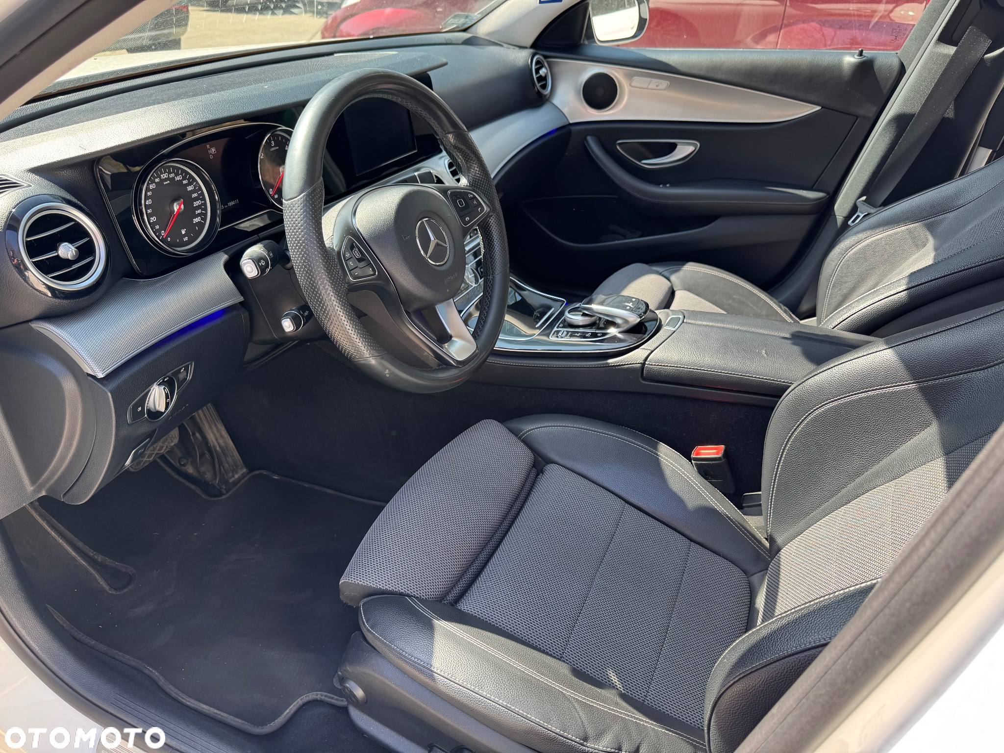 Mercedes-Benz Klasa E 220 d 9G-TRONIC - 8