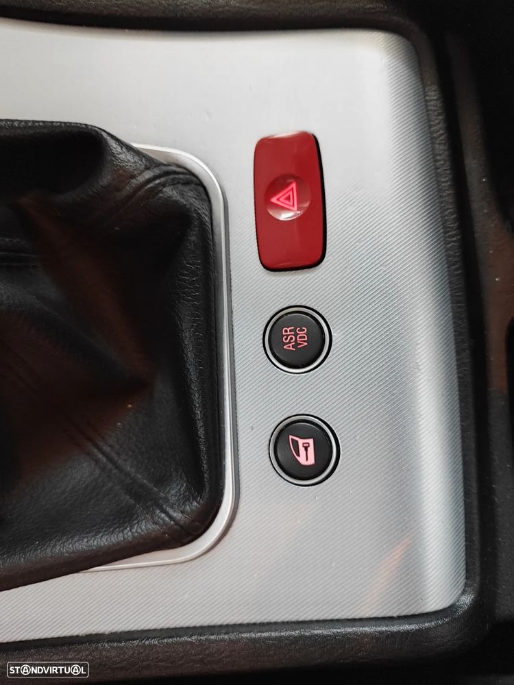 Alfa Romeo 159 Sportwagon 1.9 JTDm 16V Sportiva+ - 31