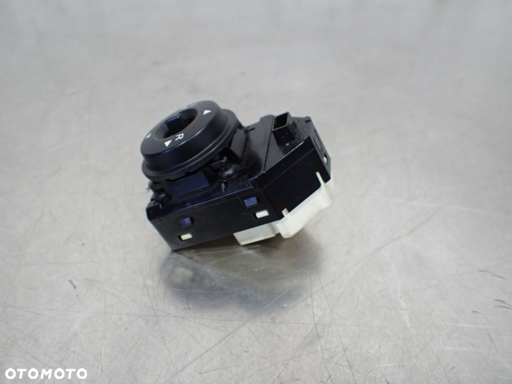 PRZEŁĄCZNIK REGULACJI LUSTEREK KIA CEED 457480 - 2