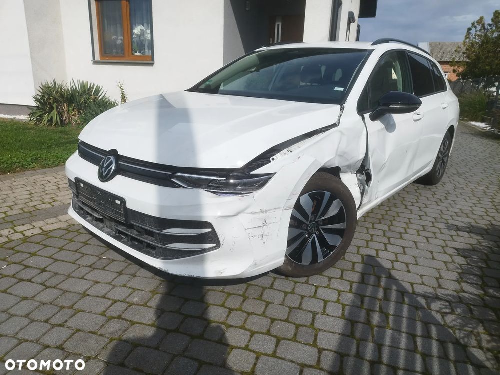 Volkswagen Golf 1.5 eTSI OPF DSG Goal - 6