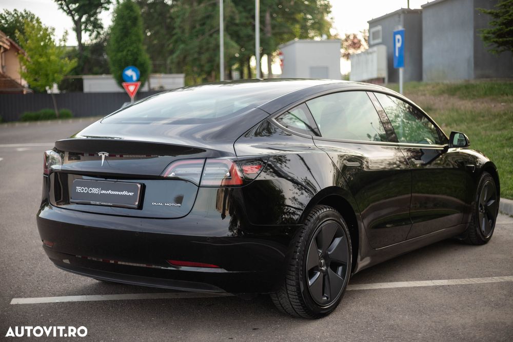 Tesla Model 3 - 5