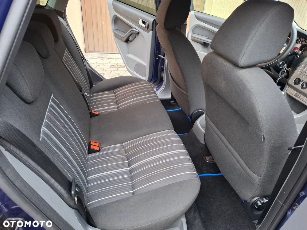 Ford Focus 1.6 16V Fun X - 12