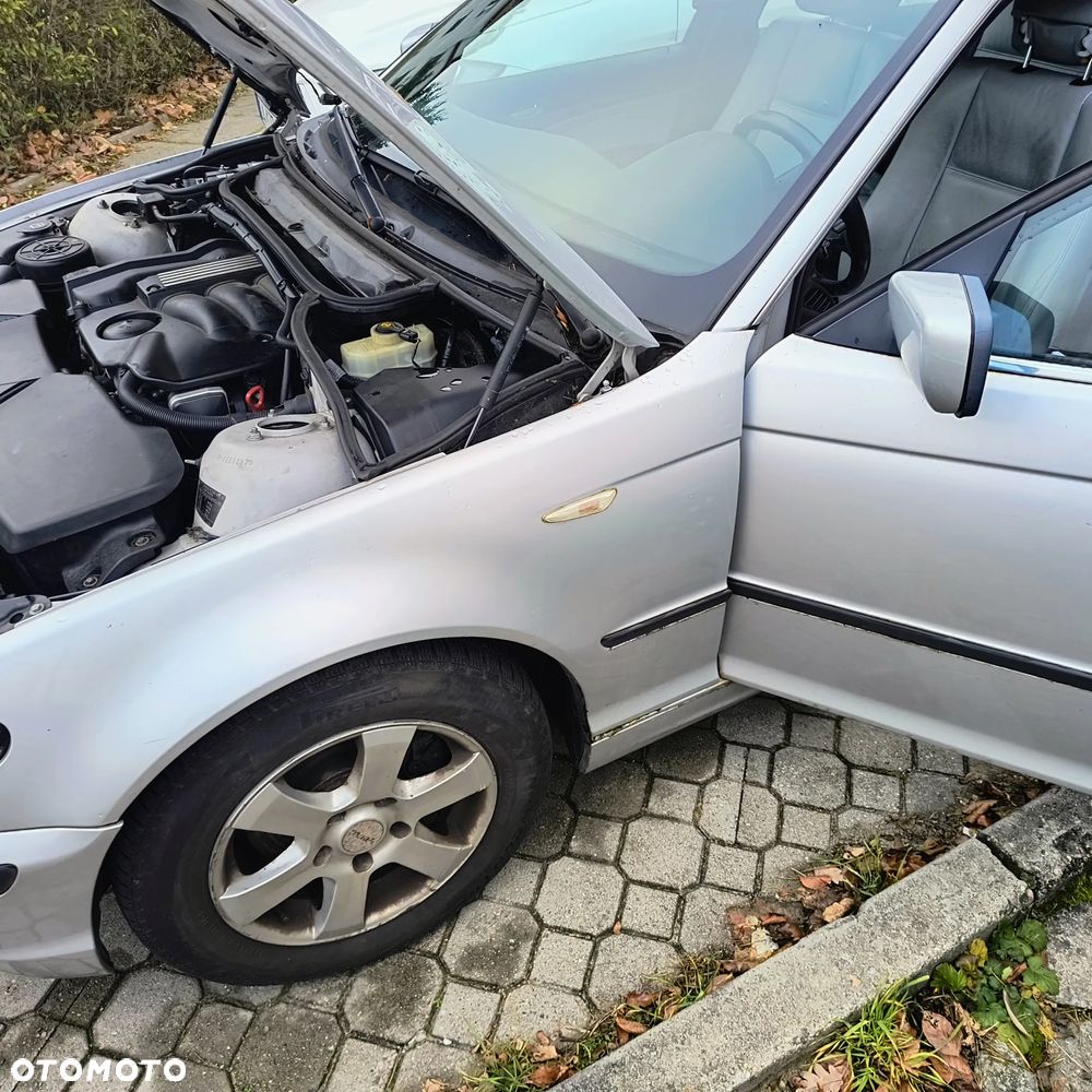 BMW Seria 3 318i - 11