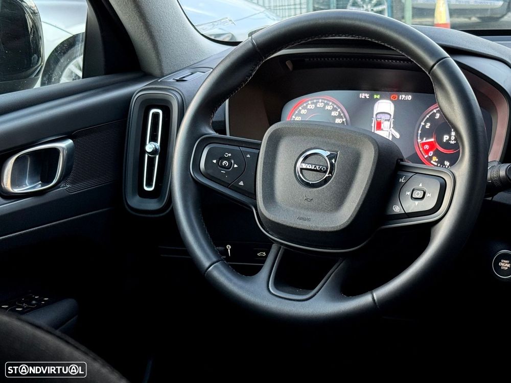 Volvo XC 40 1.5 T2 Momentum Geartronic - 10