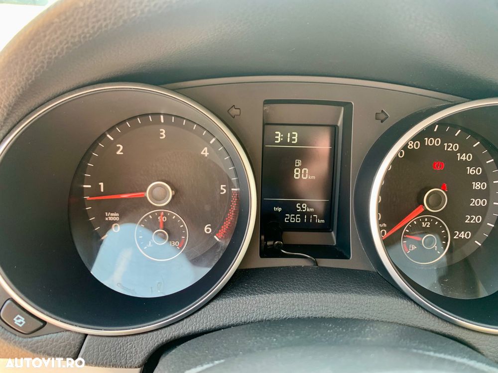 Volkswagen Golf 1.6 TDI DPF BlueMotion Technology Highline - 12