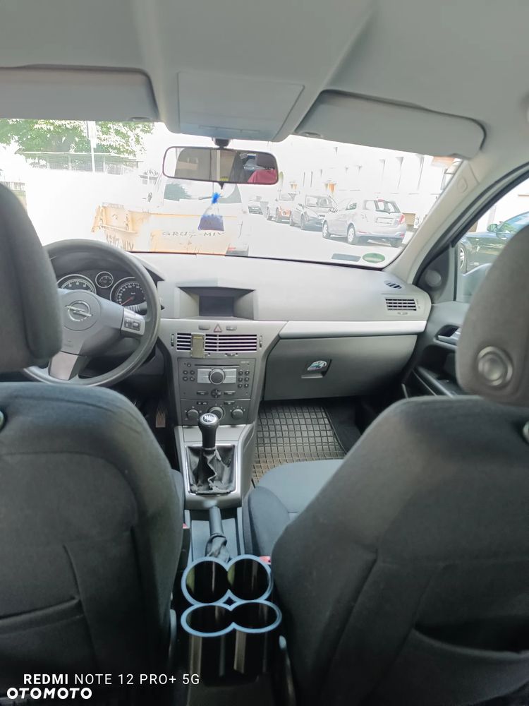 Opel Astra 1.6 Enjoy - 30