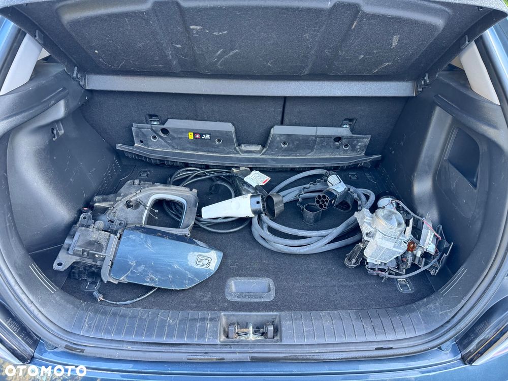 Hyundai Kona Premium - 25