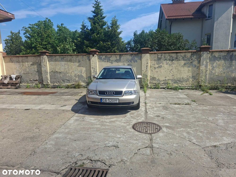 Audi A4 Limousine - 3