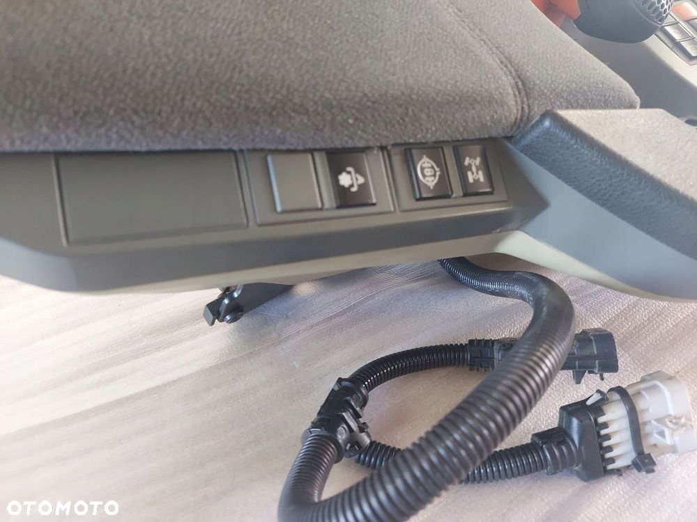PODŁOKIETNIK WIELOFUNKCYJNY JOYSTICK 21516081 CLAAS AXION 950 - 6