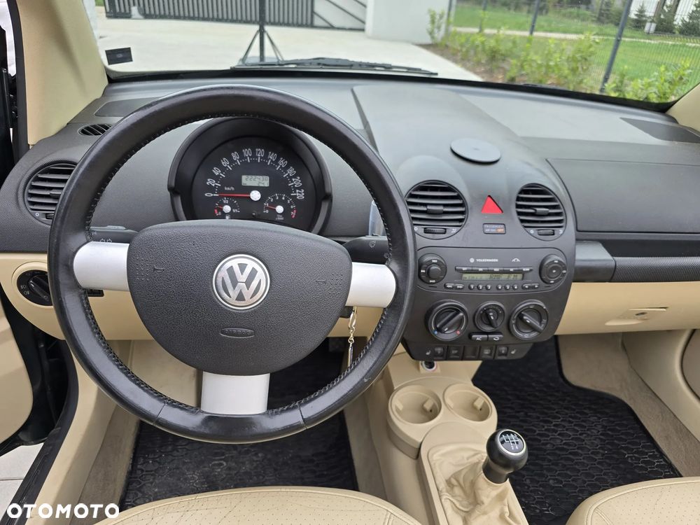 Volkswagen New Beetle Cabriolet 2.0 - 16