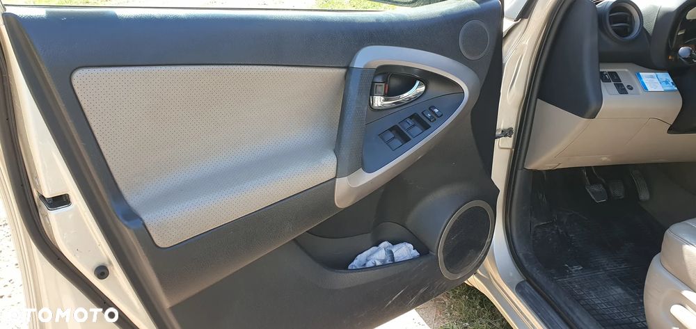 Toyota RAV4 2.2 D-4D X - 6