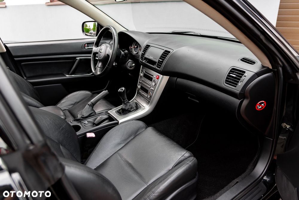 Subaru Legacy - 24