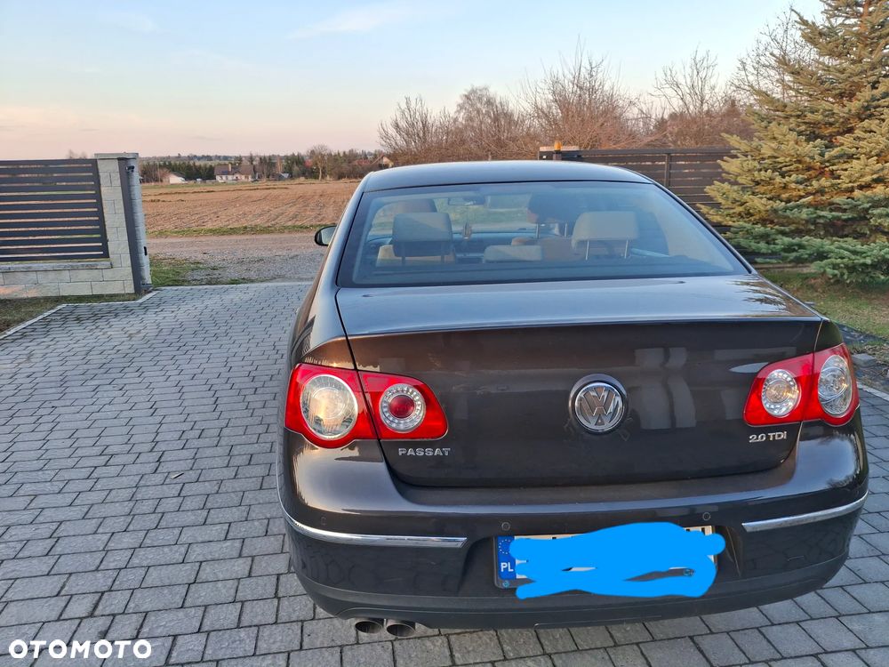Volkswagen Passat 2.0 TDI Comfortline - 4