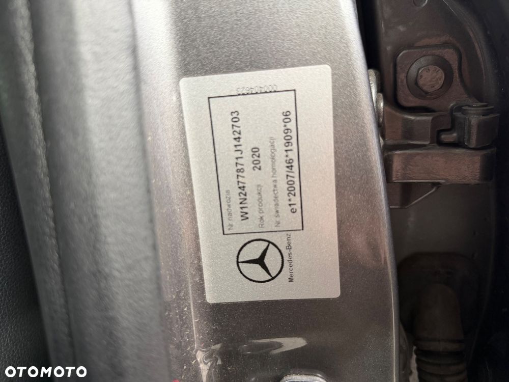 Mercedes-Benz GLA 200 Business Edition - 16