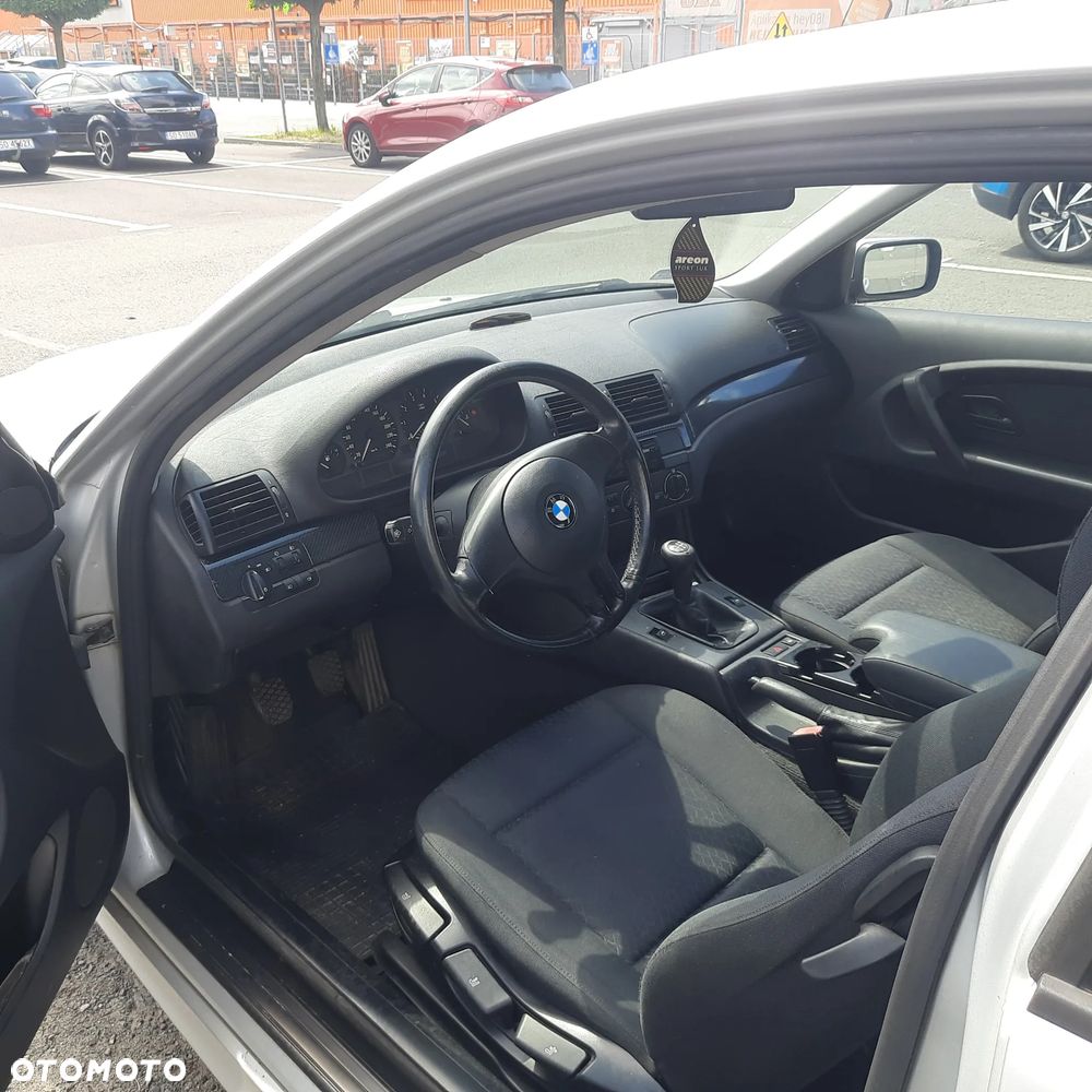 BMW Seria 3 2003 photo 3