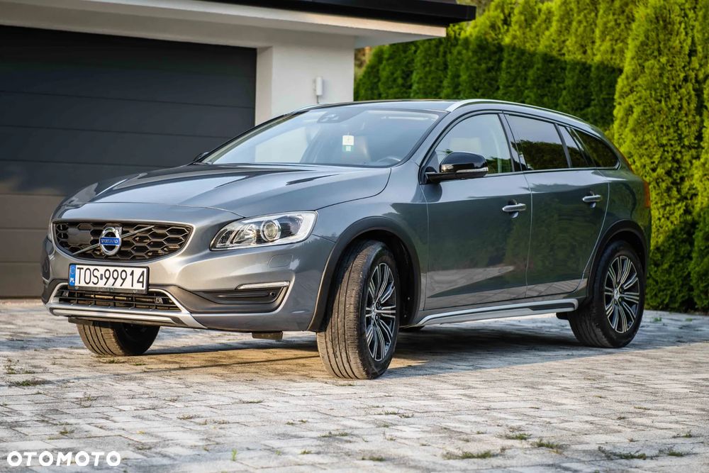Volvo V60 Cross Country T5 AWD Summum - 3