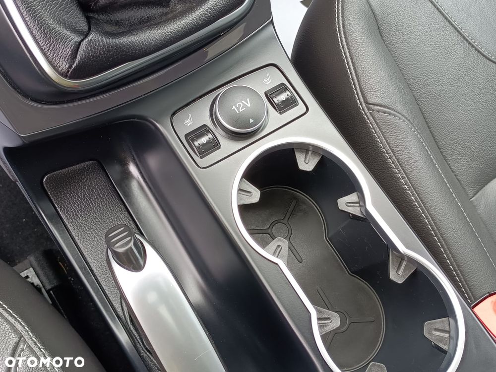 Ford Kuga 2.0 TDCi 4x4 Titanium - 34