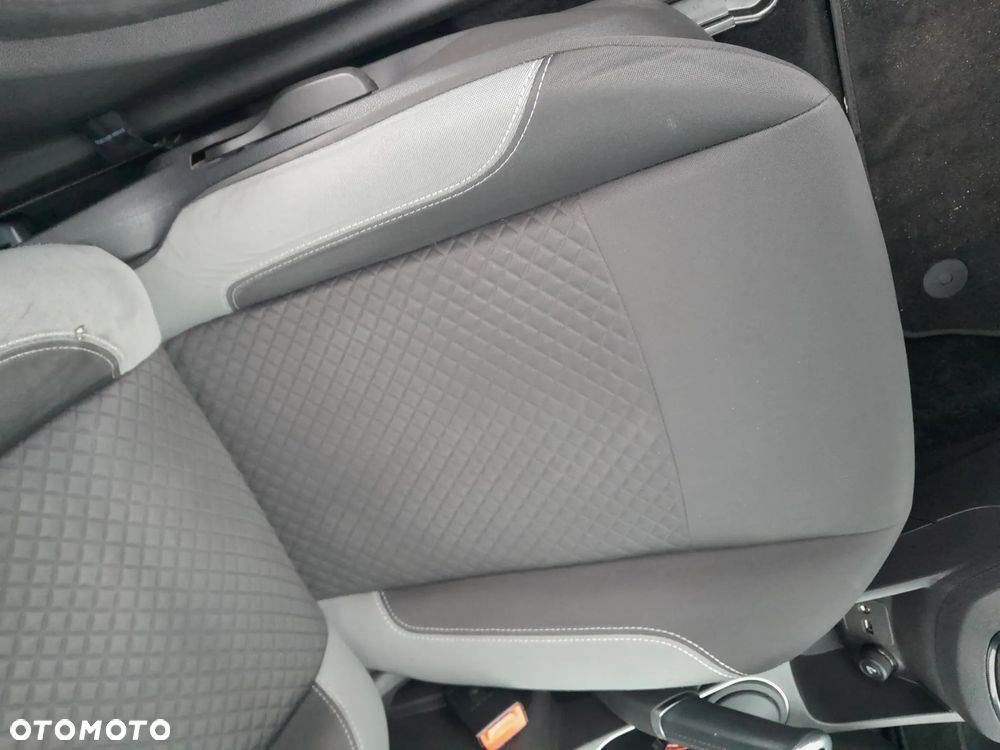 Ford Fiesta 1.0 Champions Edition - 11