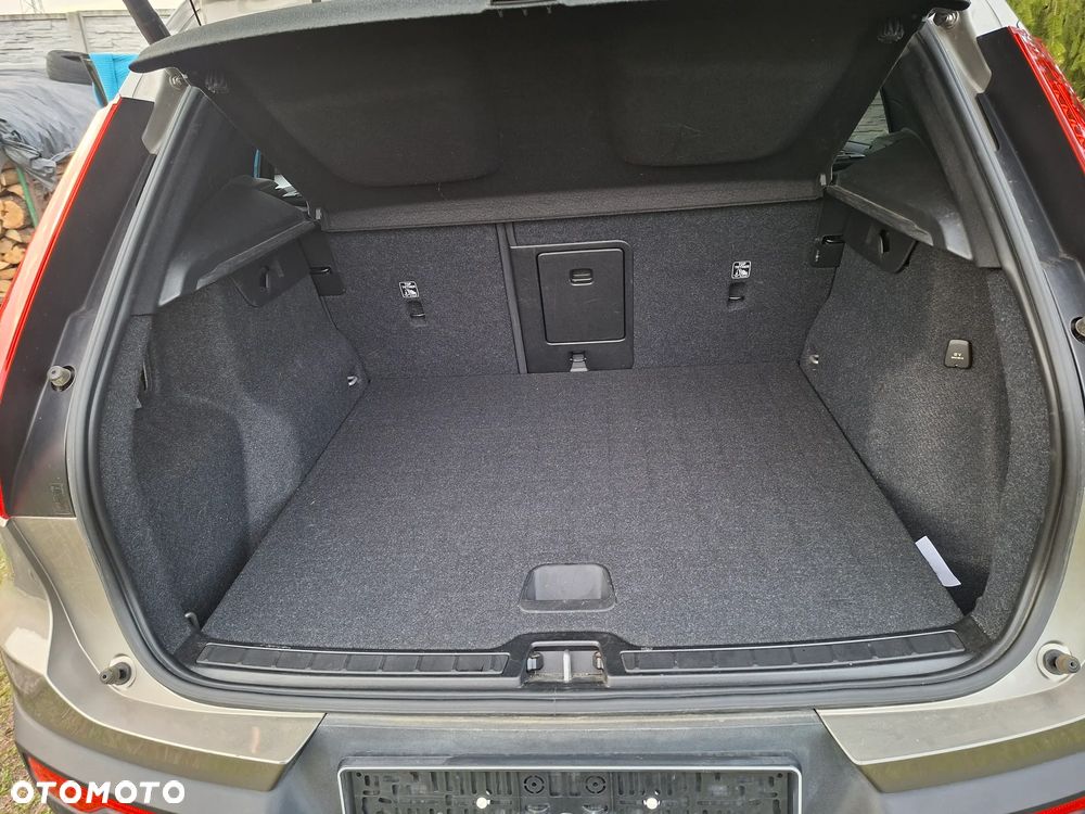 Volvo XC 40 T3 Geartronic Momentum Core - 16