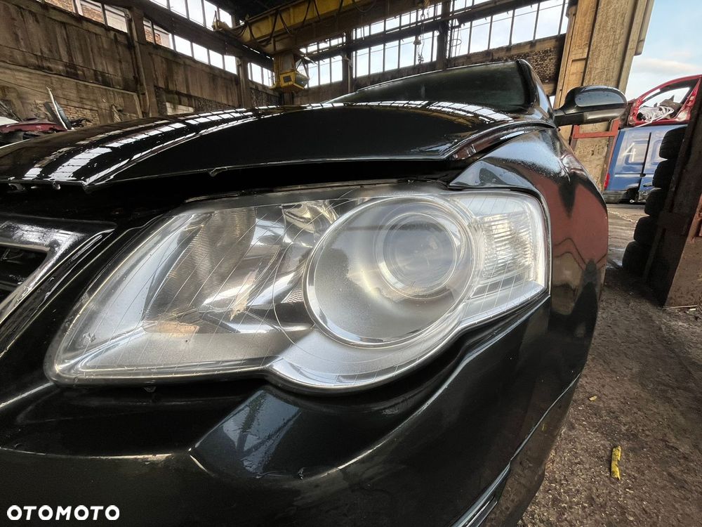 LAMPA PRZOD PRAWA LEWA  PASSAT B6 - 2