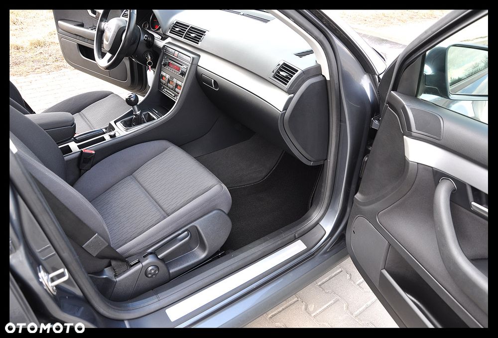 Audi A4 Limousine - 27