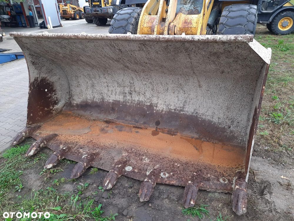 Komatsu 380 (2012r) 320 WA 470 480 - 4