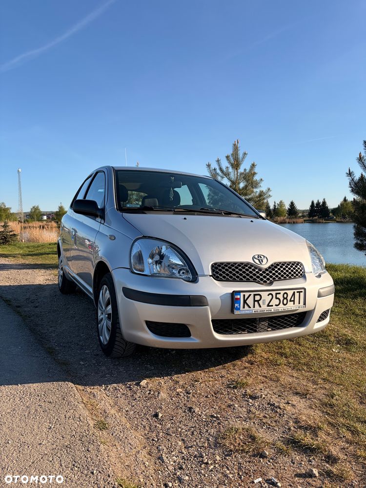 Toyota Yaris 1.0 Terra - 11