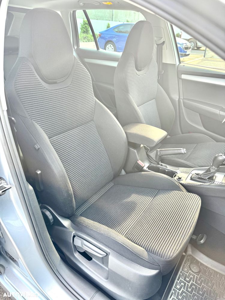 Skoda Octavia 2.0 TDI STYLE DSG - 24