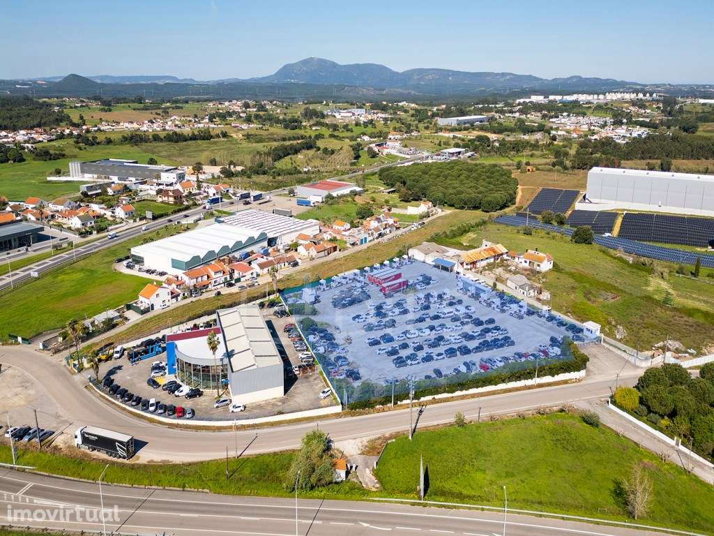 Armazém com 2 lotes de terreno para venda em Aveiras de Cima - Grande imagem: 3/27
