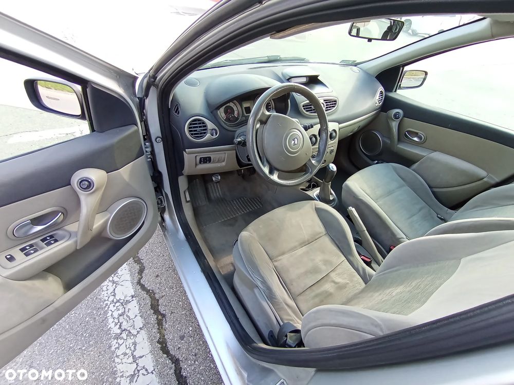 Renault Clio 1.6 16V Extreme - 10