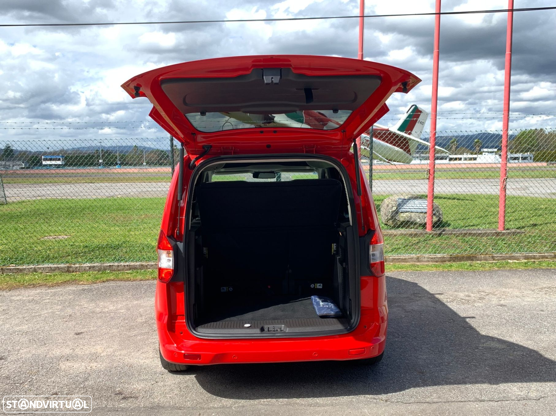 Ford Tourneo Connect 1.0i EcoBoost Titanium - 48