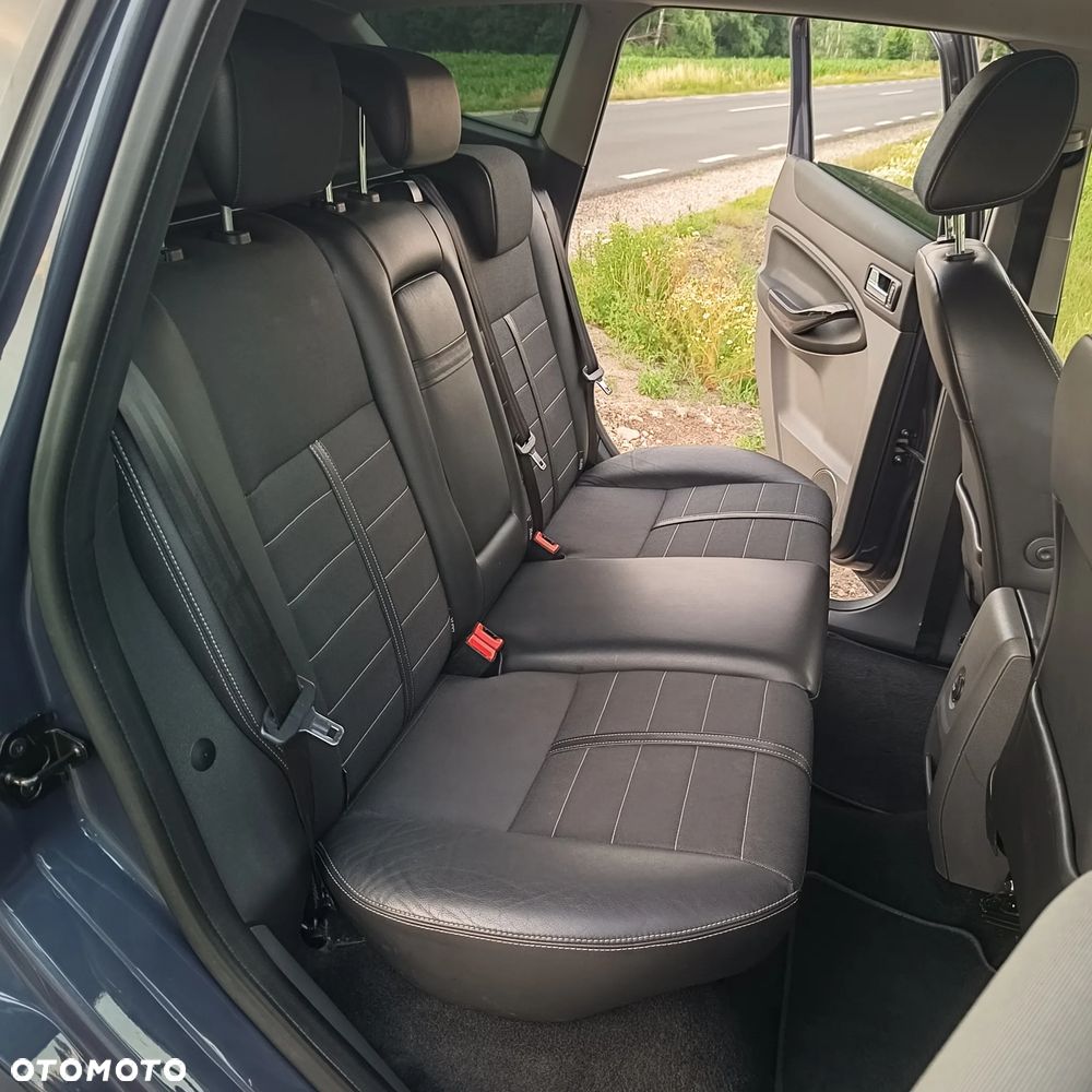 Ford Kuga 2.0 TDCi 2x4 Titanium - 21