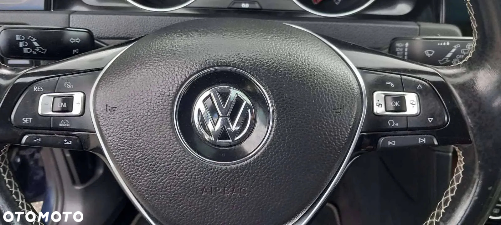 Volkswagen Golf - 26