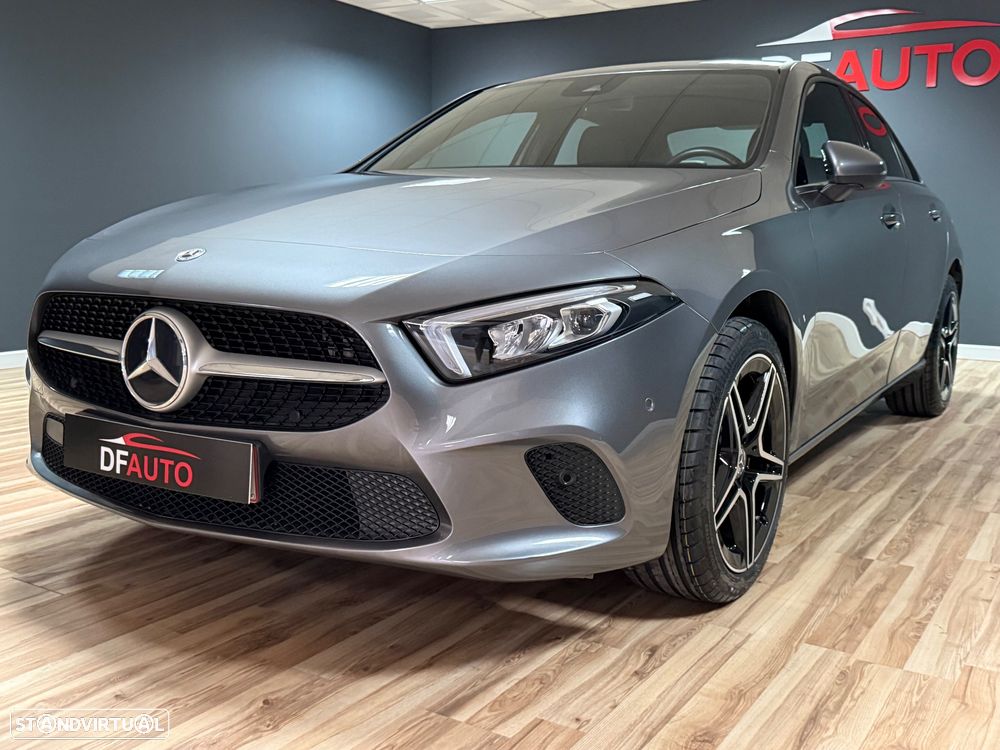 Mercedes-Benz A 250 Limousine e 8G-DCT AMG Line - 4