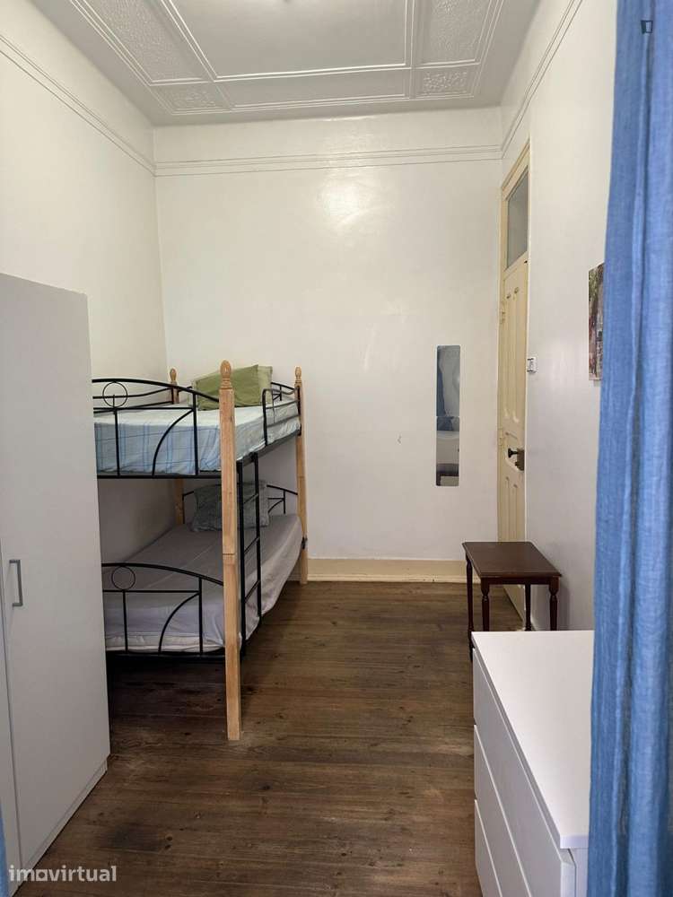 Quarto - localizado em Alameda Lisbon - Grande imagem: 4/23