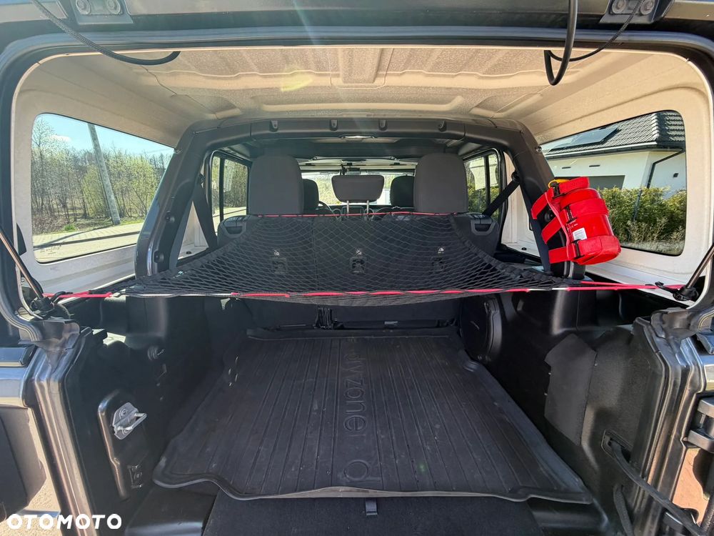 Jeep Wrangler - 11