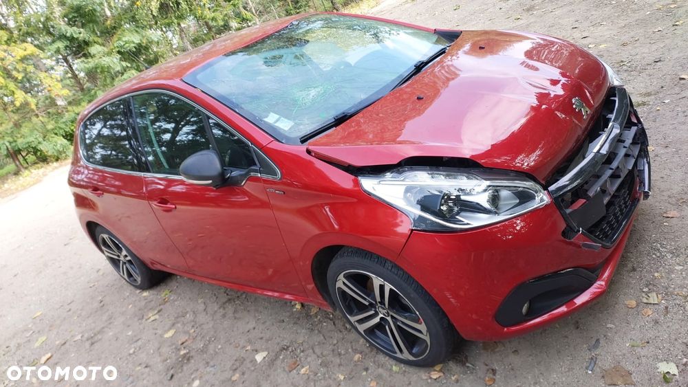 Peugeot 208 1.2 PureTech GPF Signature S&S - 8